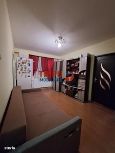 Apartament de vanzare Cetate decomandat