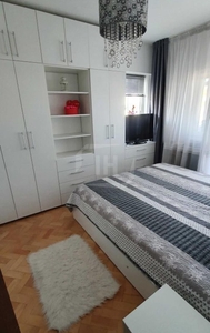 Apartament decomandat, renovat complet, parcare, zona strazii Bucuresti
