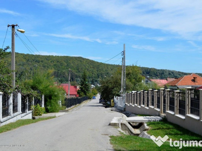 Bascov-Valea Ursului Han-teren 3109 mp parcelat in 5 loturi