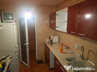 Proprietar apartament trei camere Țiglina II, mobilat și utilat