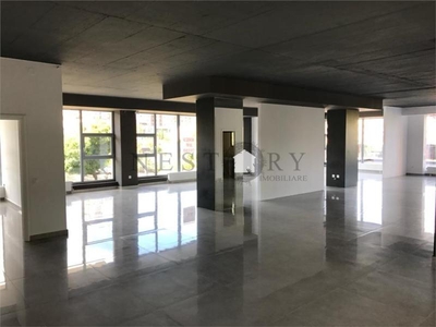 Spatiu comercial, 230 mp, parter, 6 parcari, Zorilor de inchiriat