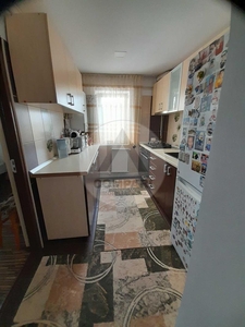 Vand apartament 2 camere P-ta Doina