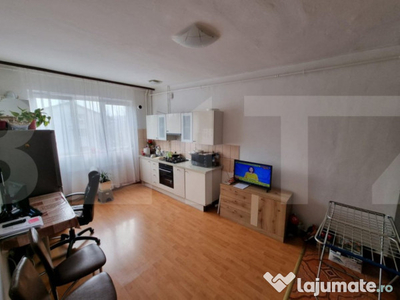 Apartament 2 camere, 41 mp, orientare estica, zona Lombului