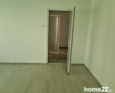 Apartament 2 camere semidecomandat - zona Garii.