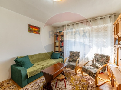 Apartament 2 camere vanzare in bloc de apartamente Arad, Polivalenta