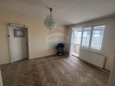 Apartament 2 camere vanzare in bloc de apartamente Arges, Pitesti, Calea Bucuresti