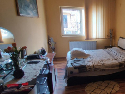 Apartament 2 dormitoare, etajul 1, parcare, zona Atelierul d