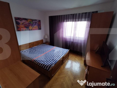 Apartament 3 camere, decomandat, parcare, 70mp, zona Spital