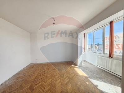 Apartament 3 camere vanzare in bloc de apartamente Timis, Lugoj