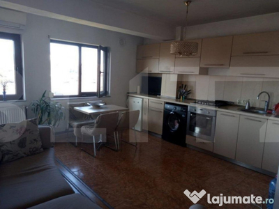 Apartament cu 3 camere, 68 mp, semidecomandat, central