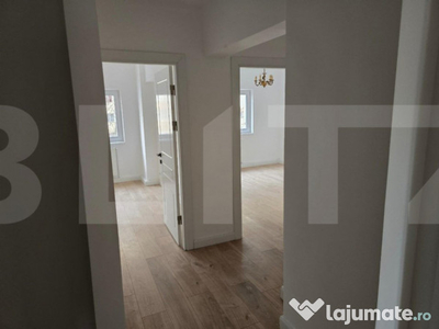 Apartament cu 3 camere decomandat, finisat etaj intermediar