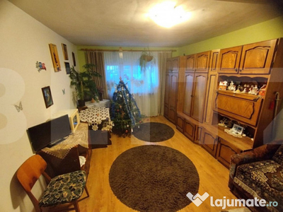 Apartament cu 3 camere, decomandate, 71 mp, zona str. Dambov