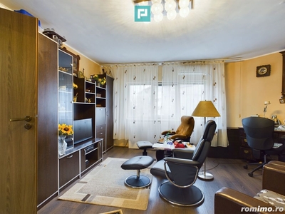 Apartament cu 3 camere în zona Lipovei
