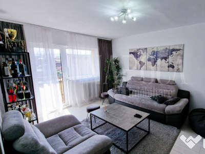 Apartament cu 4 camere decomandat in cartierul Intre Lacuri!