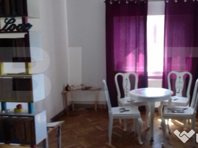 Apartament de 4 camere, 77 mp, 2 bai, zona Unirii