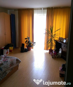 Apartament decomandat de vanzare - 41 mp, zona Terra