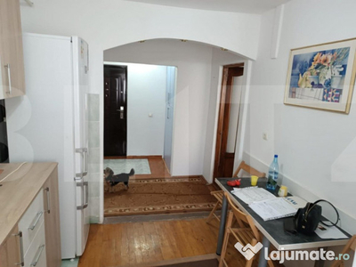 Apartament doua camere decomandat