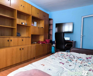 Bling imobiliare ofera spre vanzare un apartament de 3 camer