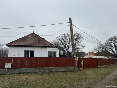 Casă 2 camere, baie, bucătărie, teren, seră, sura, utilități, 2280 mp