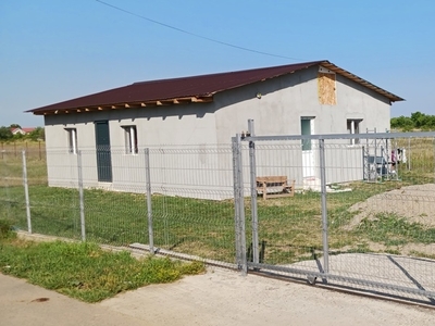 Casă de vânzare, Balotești Dumbrăveni, sau schimb cu apartament în Balotești sau Otopeni.