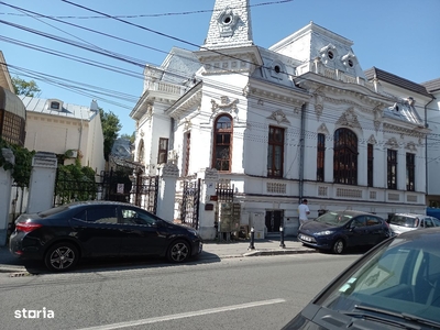 Casa boiereasca situata ultracentral,,pretabil birouri,gradinita.