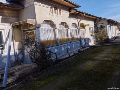 Casa de vanzare la curte, judetul Giurgiu, comuna Gostinari, 30 Km de Bucuresti.