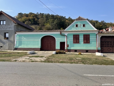 Casa - Laslea (jud. Sibiu, 13 km fata de Sighisoara)