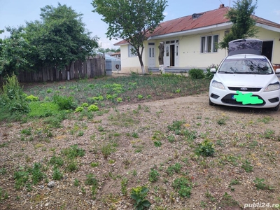 vand casa batraneasca, cu teren intravilan