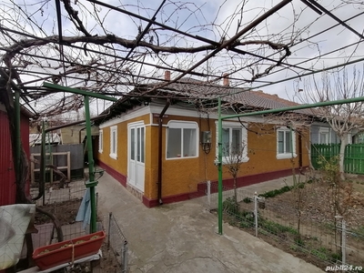 Vând casa în Medgidia zona Platou-Siloz