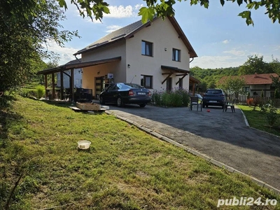 Vand casa la cheie in Corusu, 1020mp teren