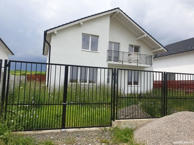 Vand casa noua in Sibiu Sura Mica