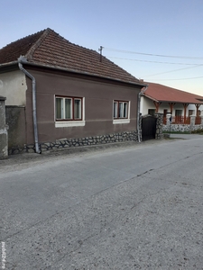 Vind casa in localitatea Tisa,comuna Burjuc,jud.Hunedoara