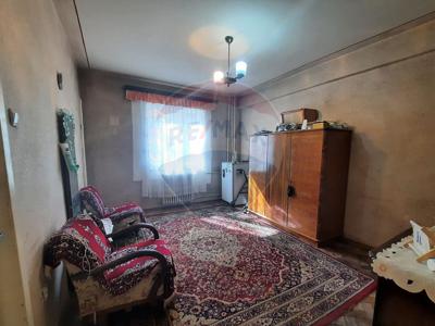 Apartament 3 camere vanzare in bloc de apartamente Bucuresti, Salaj