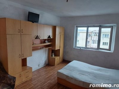 Închiriez Apartament 2 camere în Rovinari
