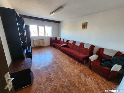 Inchiriez apartament cu 2 camere în zona Bucovinei