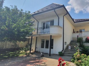 Proprietar vand casa tip duplex parter+etaj, langa parcul Mihai Eminescu, Barlad.