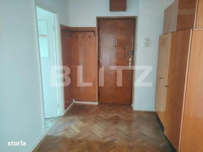 Apartament de 3 camere, zona Bălcescu, nemobilat, 67 mp.