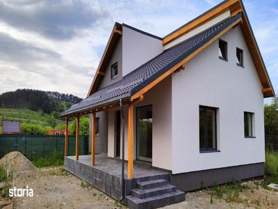 Casa pe un singur nivel construita temeinic in zona pitoreasca
