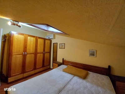 Apartament la vila, cu curte privata