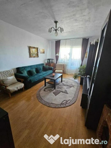 Apartament 3 camere decomandat -zona Tractorul