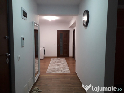 Apartament cu 3 Camere Decomandate Central Bloc Nou