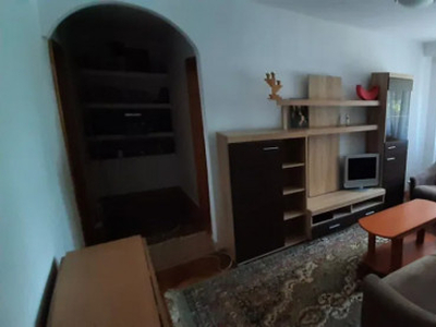 Apartament cu 3 camere semidecomandate zona George Enescu - Kaufland