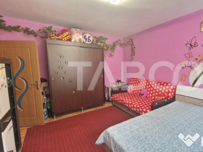 Apartament de vanzare 2 camere decomandate cu parcare si bal