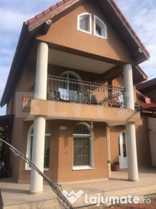 Casa in Sanpetru - placuta cu gradina cocheta