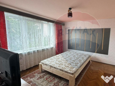 CHIRIE- Apartament cu 2 camere în zonă centrală