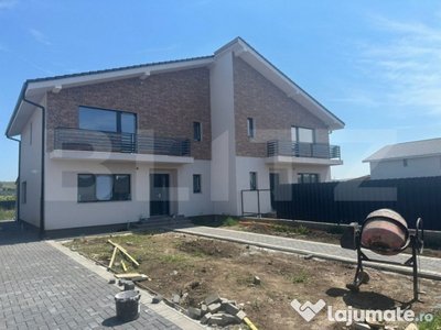 Duplex 4 dormitoare, 120mp utili si 650mp teren, in Jucu de