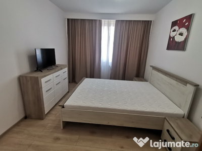 INCHIRIEZ ap. 3 camere decomandat ,renovat, zona Mihai Viteazul