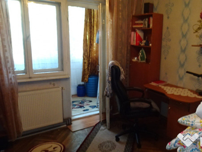 Vand apartament 3 camere decomandat in Deva, Minerului, hol central