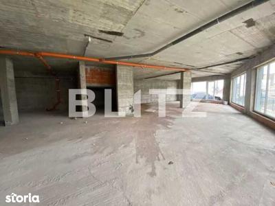 Spatiu comercial, 215 mp, 6 parcari, Floresti