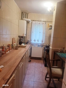 Apartament cu 3 camere, DE VANZARE, decomandat, 83 mp, etajul 2 cu li